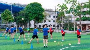 Môn bóng đá đối với học sinh trường IVS.