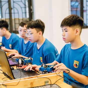 Câu lạc bộ Robotics.